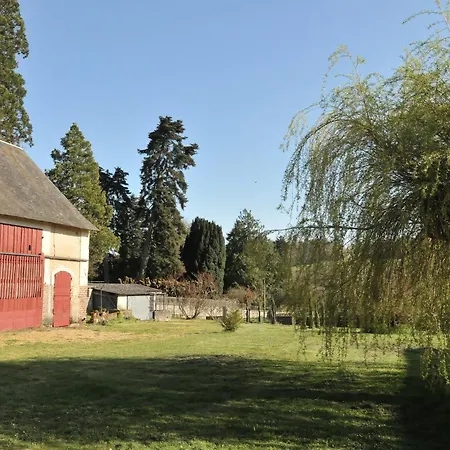 Casa de Férias De Charme Le Clos De La Pionniere Classe 5 Etoiles Courdemanche (Sarthe)